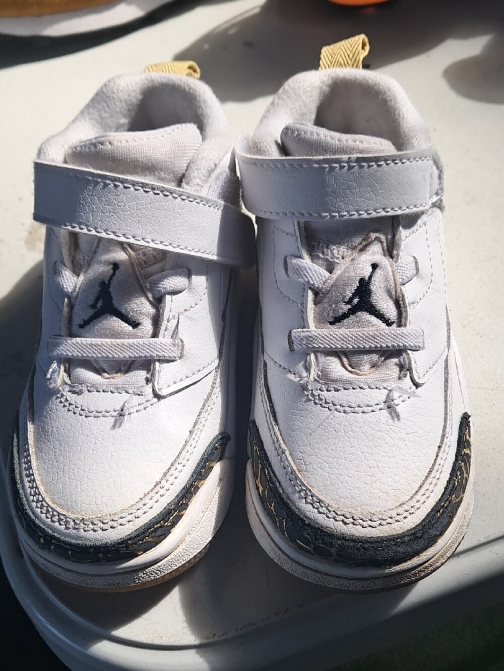 Jordan ,Kids White Athletic Sneakers with Black Accent Size 9C - Picture 9 of 10